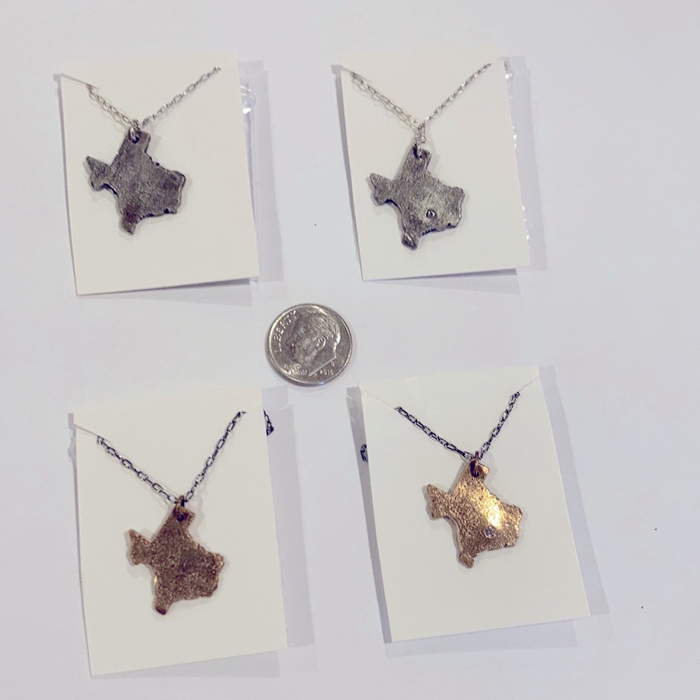 ADORABLE STATE OF TEXAS NECKLACE!